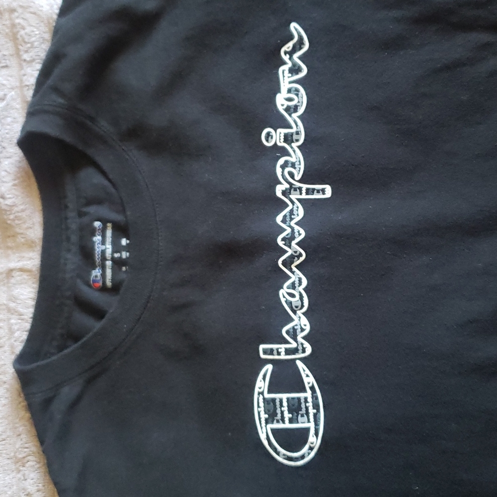 Champion kid t-shirt.. size small color black